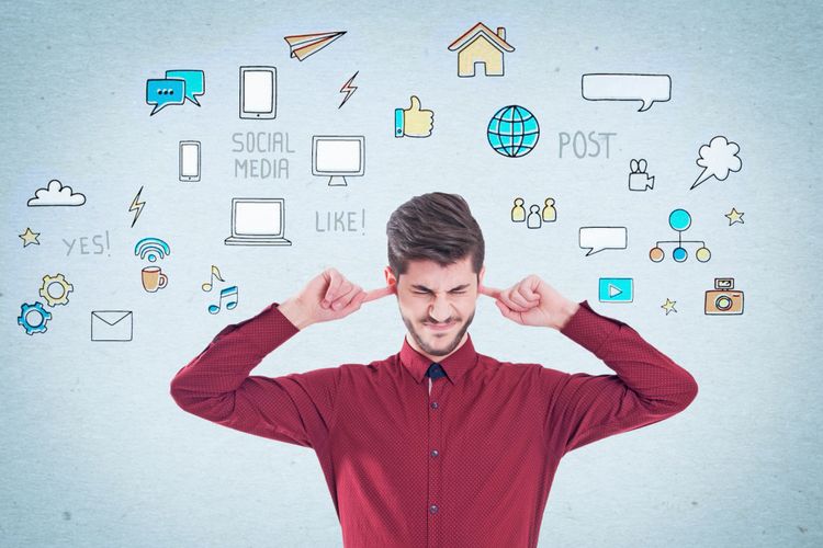 Cara Mengatur Diri Sendiri di Tengah Tekanan Sosial Media