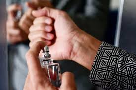 Cara Menggunakan Parfum Tanpa Boros Produk